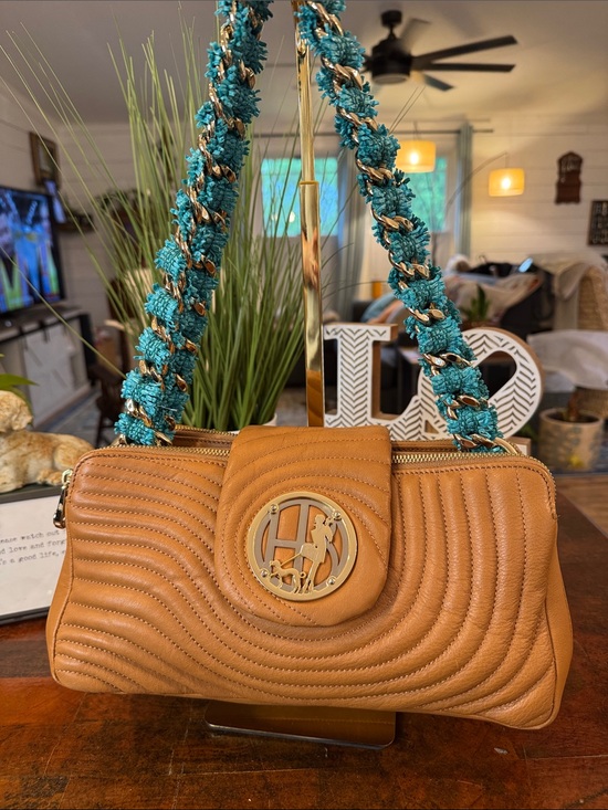 henri bendel Handbags - Henri Bendel Quilted Leather Shoulder Bag with Gold and Raffia Chain